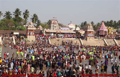  Kumbhkonam Relief: Exploring the Intricate Dance Between Divinity and Everyday Life!